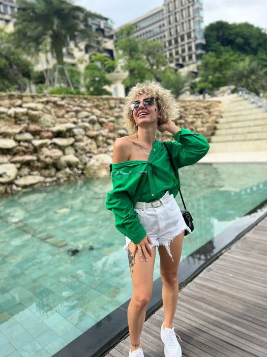 Vikki — 6 / 8