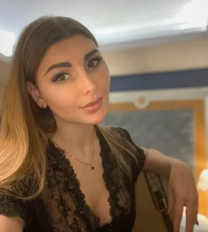 Arina Blonde Anal — 3 / 5