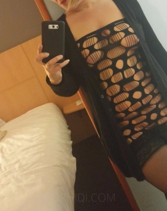 BellaDeepthroat, Escort, Coventry