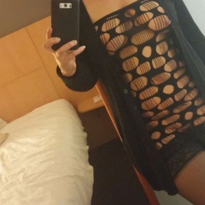 BellaDeepthroat, Escort, Coventry