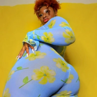 Queenth, Escort, Al Wukayr