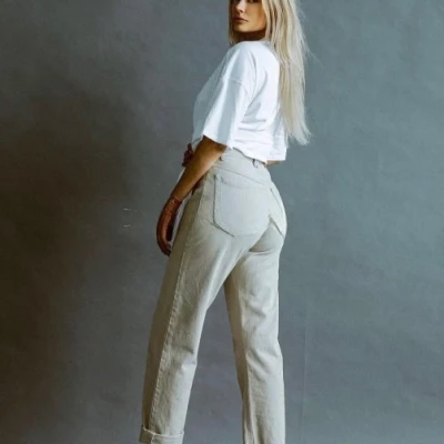 Lera, Escort, Singapore