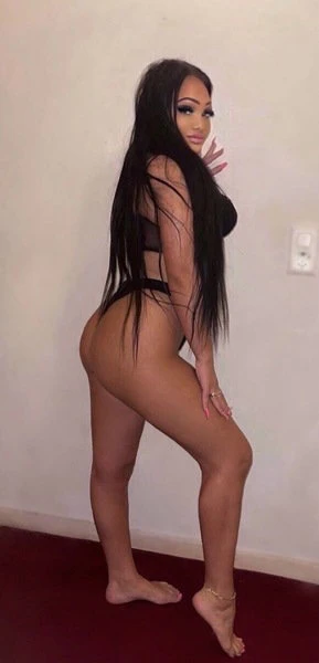 Alisha — 2 / 6