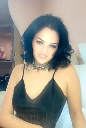 Tina Top — 2 / 3