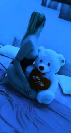 Wet Melissa — 2 / 5