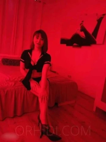 Lisa - Termin nur per WhatsApp — 1 / 4