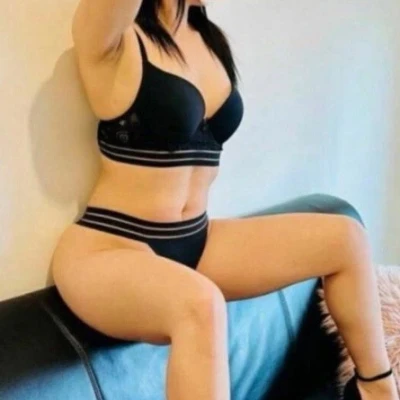Emelie Brandneu, Escort, Innsbruck