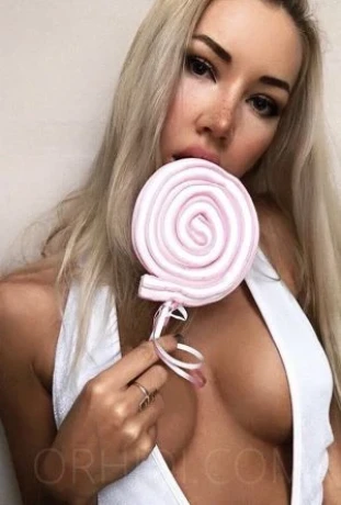 Emely — 1 / 7