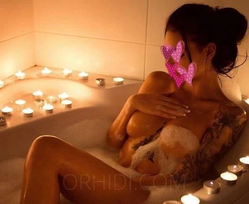 Niky, Escort, Prague