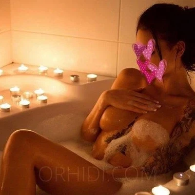 Niky, Escort, Prague