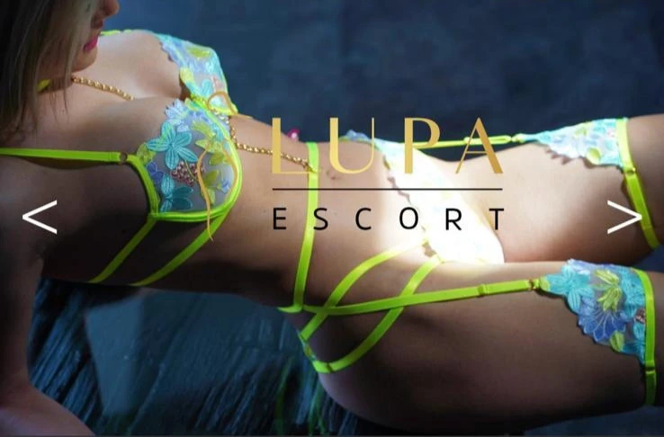 Neu Laura — 2 / 3