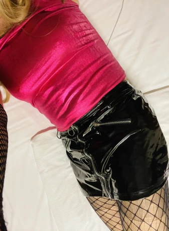 Sissy Sarah — 1 / 3