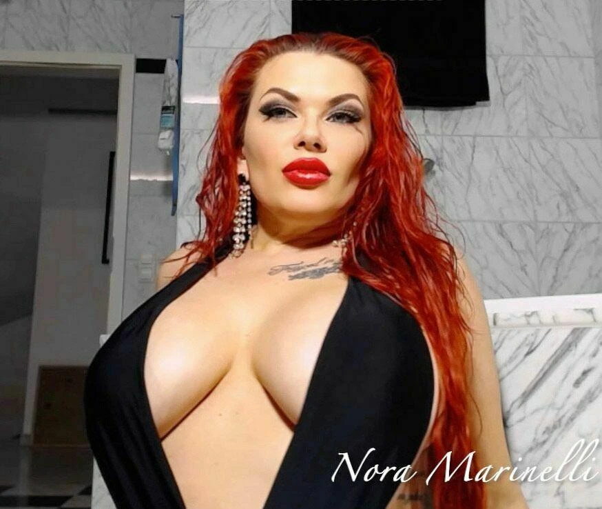 Domina Nora — 7 / 11