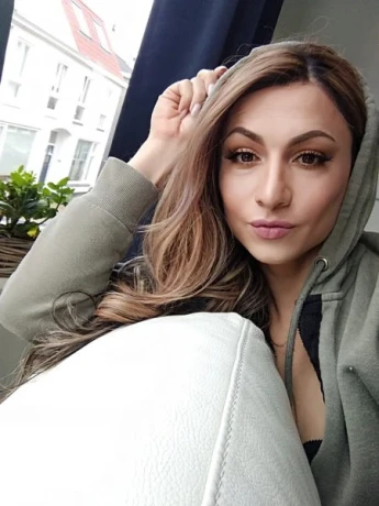 TS Eva Evans — 7 / 11