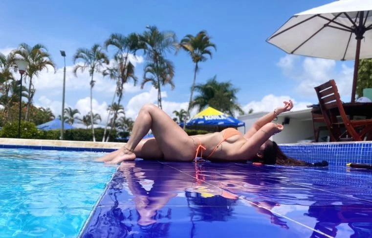 Cassandra Latina — 4 / 8