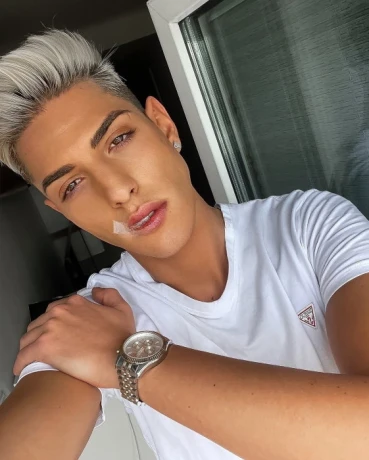 Sweet Dennis — 6 / 9