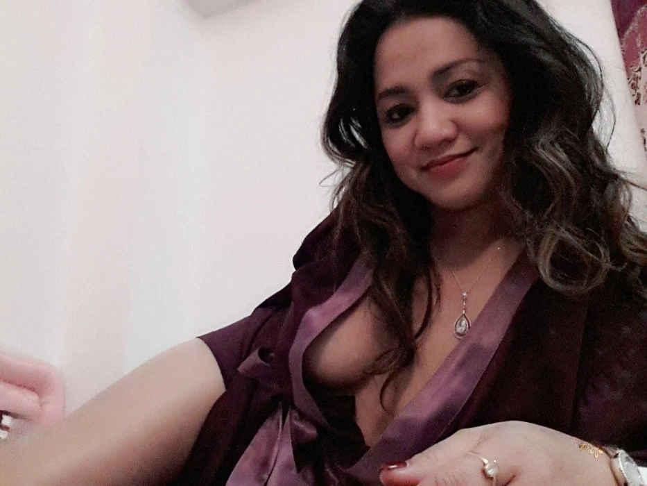 Nathaly — 3 / 4