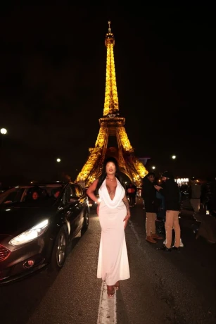 Manuela Kardashian — 9 / 12