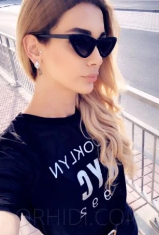 Alara Wolf — 3 / 13