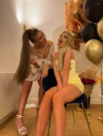 Sex Show mit Anastasia und Diana — 2 / 3