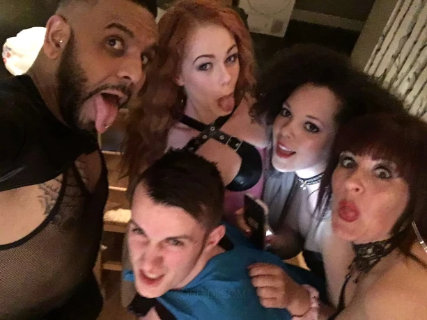 PoshGirlGoneBad94 — 11 / 18