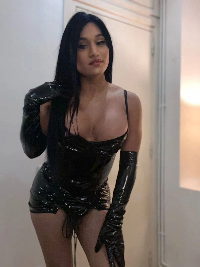 Antonella — 5 / 7
