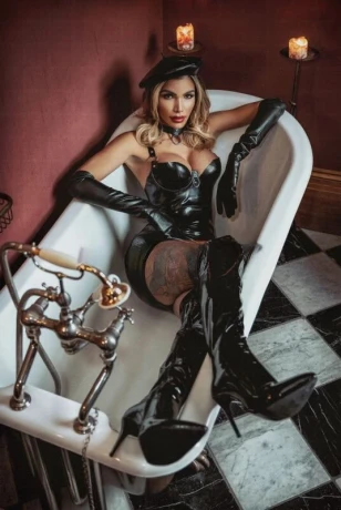 Amanda Lima Ts — 4 / 12