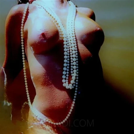 HOCHEROTISCH UND BERÜHRUNGSINTENSIV — 2 / 3