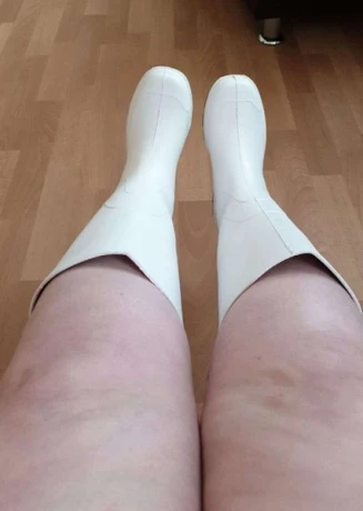 Lilly Molliger Deutscher Busentraum — 17 / 24