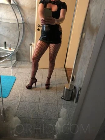 Lady Doren — 3 / 4