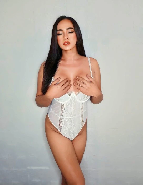 Cristah At Sg — 3 / 6