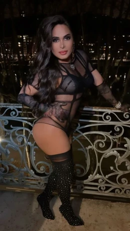 Nicole latina — 3 / 12
