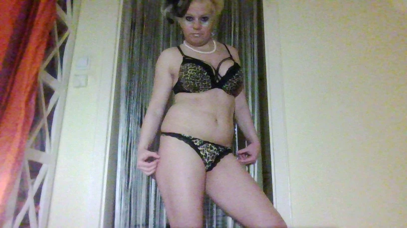 Natalie24 — 28 / 33