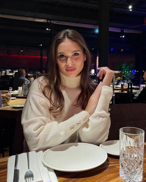 Veronika — 3 / 4