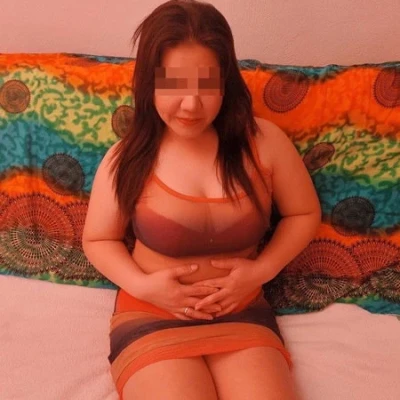 Yanee, Escort, Thale