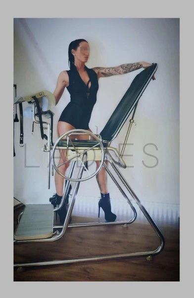 Lady Alicia — 8 / 9