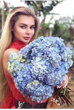 Katerina — 2 / 9