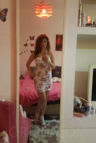 Arab Girl Yara — 8 / 11