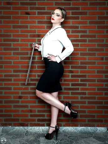 Domina Electra Pure Divine — 1 / 5