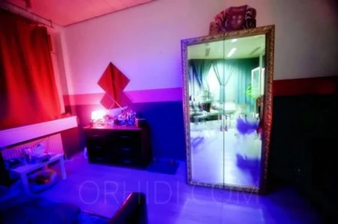 Sex World — 9 / 13