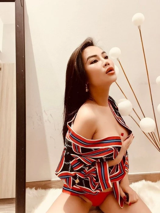 Selena, Escort, Dubai
