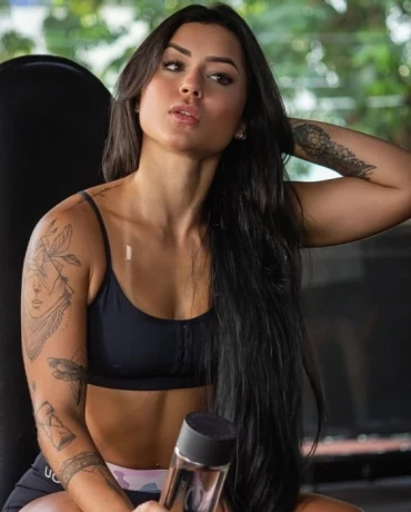 Melina Ferreira — 6 / 7