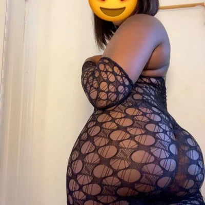 Flora, Escort, Abidjan