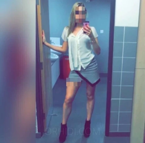 Sexy English Charis  — 8 / 12