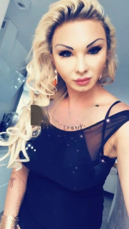 Britanie Doll — 8 / 12