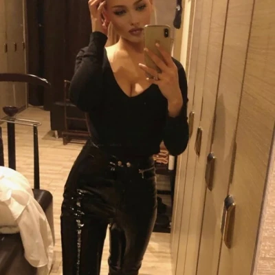 Julia, Escort, Zurich