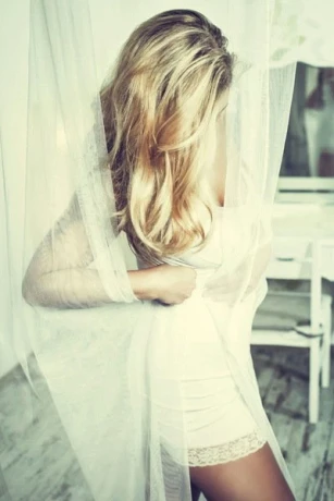 Michelle Im Haus 76 — 3 / 7