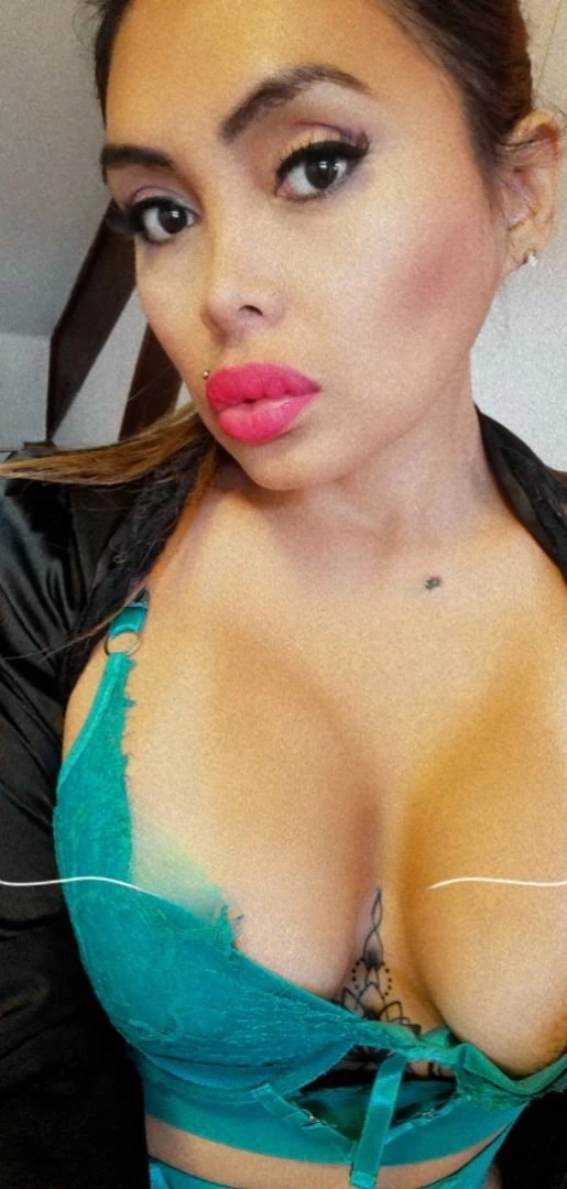 Salma Fox — 3 / 12