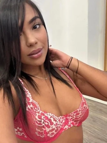 Kamila — 2 / 9