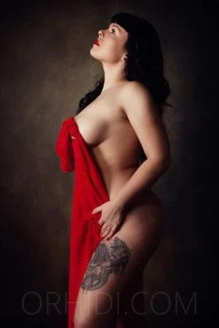 Tantra Nele — 1 / 4